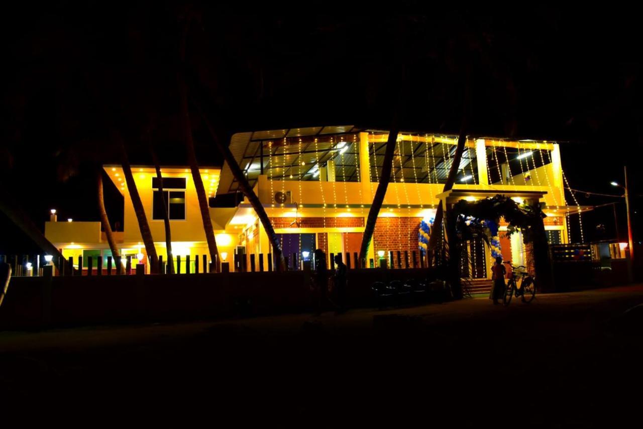 Paradise Harmony Beach Resort Singanallur Exterior photo